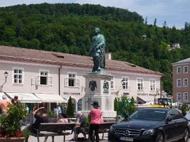 14-Mozarts statue, Saltzburg